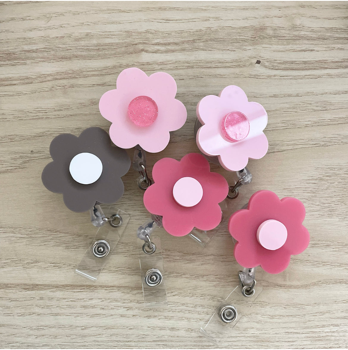 Daisy Badge Holder